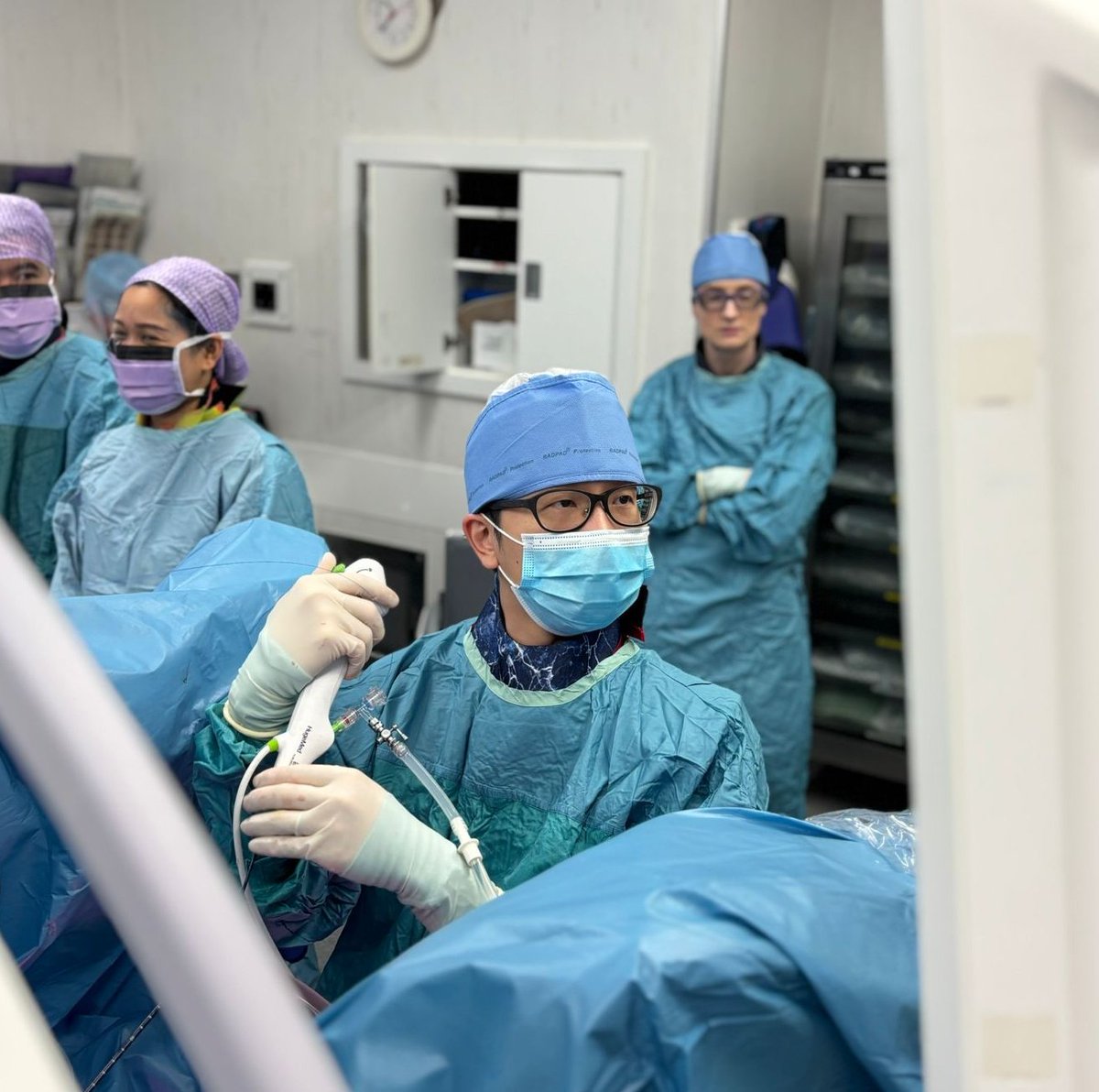 DrAngusLuk's tweet image. New iteration of @ShenzhenHugeMed 7.5Fr fURS

Small changes to scope, big improvement to #Ergonomics

⭕New rotating shaft - less extreme wrist flexion/deflection🤌

🔒Self-locking deflection lever - less fatigue for thumb👍
@novus_med
@LukeUrology
@barton_andy1
#SuregonWellbeing