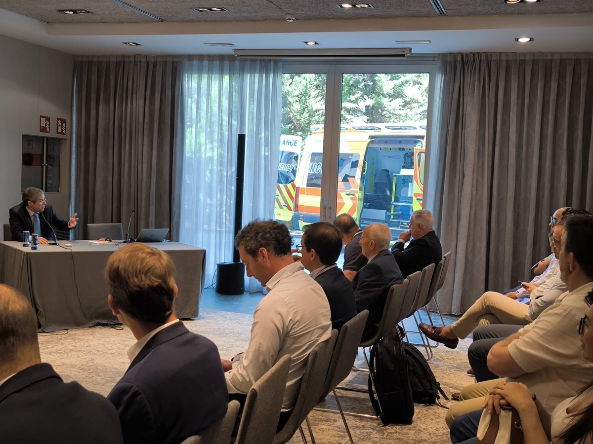 El pasado 25 de junio, ANEA celebró con éxito la jornada técnica Novedades en ambulancias 2025 con la colaboración de Mercedes Benz, Repsol y Rodríguez López Auto, quienes compartieron innovaciones que llegarán próximamente al sector🚑
#ANEA #Ambulancias2025 #TransporteSanitario