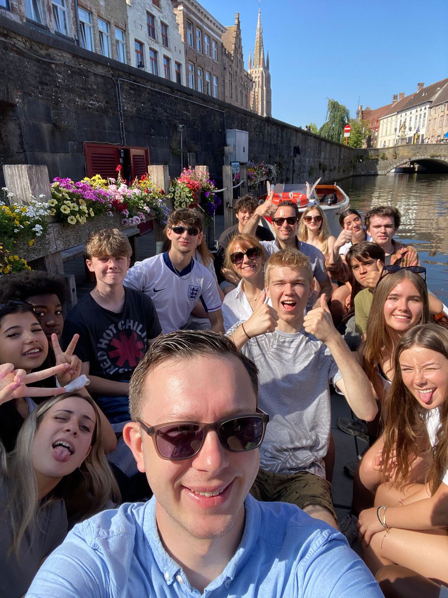 Bedes_Music's tweet photo. Bruges tour Day 2: a riverboat cruise, and we’re off! @bedesnews https://t.co/lm7F9UeHhZ