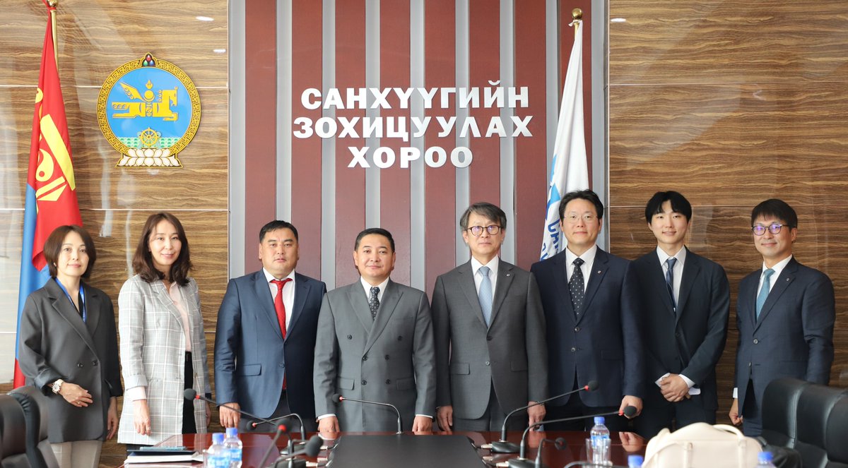 СЗХ-ны дэд дарга Н.Хүдэрчулуун БНСУ-ын Сөүлийн баталгааны даатгалын газрын гүйцэтгэх захирал, Азийн Баталгаа, зээлийн даатгалын холбооны дарга И Мён болон албаны холбогдох бусад хүмүүстэй өнөөдөр уулзлаа.
frc.mn/#/view/9167