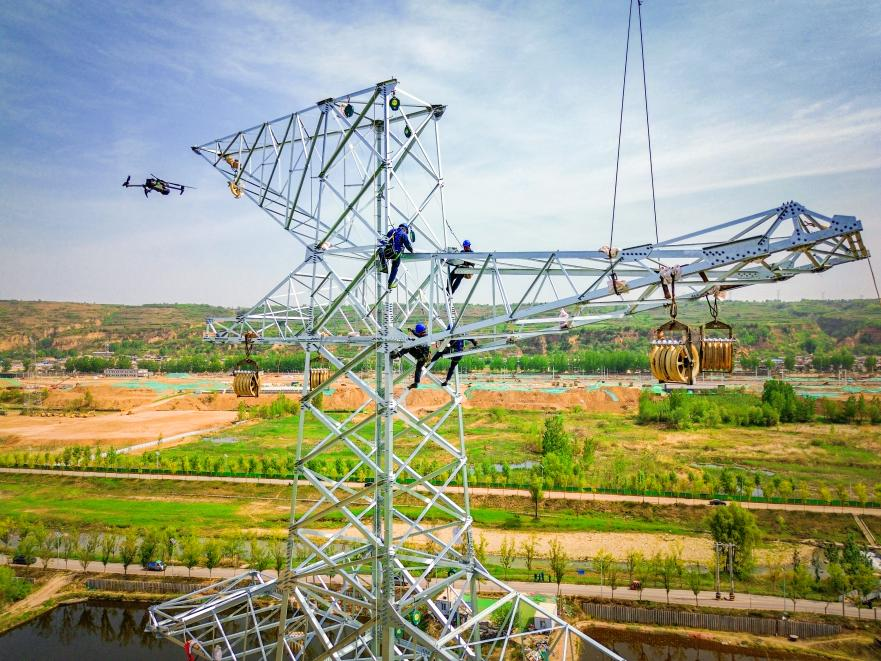 ShaanxiPlus's tweet photo. #StateGrid Shaanxi Takes Primary Responsibility for Power Supply, Ensuring a Cool Summer for Shaanxi Residents. #GuardianofLight
details:https://t.co/4Y1kUN0BJz https://t.co/nskqXC6r8o