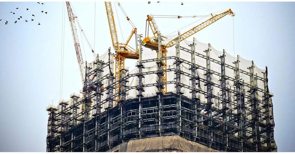 Skills supply remains key challenge as #construction demand increases.

In a recent webinar, a panel of experts examined the challenges to securing appropriate #skills for construction projects

rics.org/news-insights/…
<a href="/RICSnews/">RICS</a>