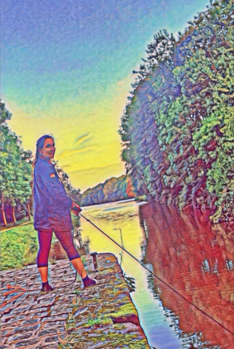 Don't sit still 
Move in nature 
Find rare Finds #magnetfishing 
#Frankrijk #nature 

Enjoy the day 🤗