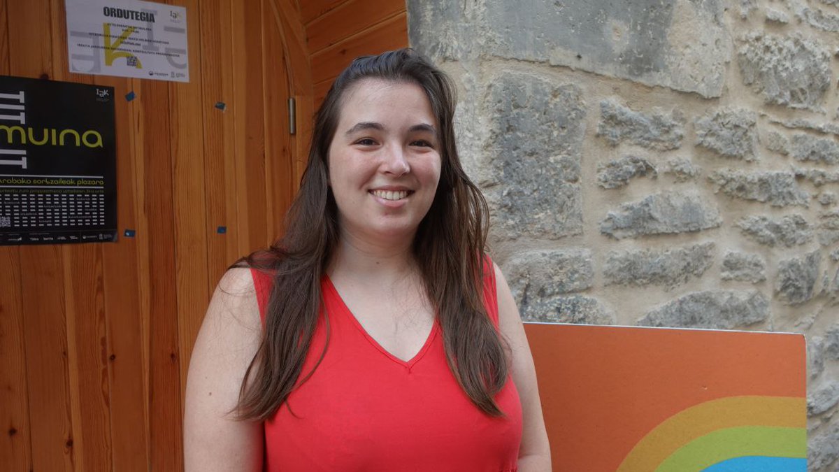 Ainhoa Pardina Arenaza: "Jardunaldiarekin euskararen periferiak azaleratu nahi dira eta egiten diren hierarkizazioez, batzuez behintzat, hausnartu"

ueu.eus/komunikazioa/a…

#UI53 #EuskararenPeriferiak