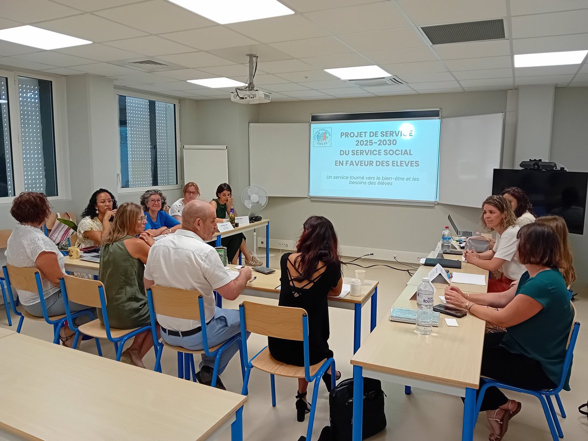 DSDEN82's tweet image. #SSFE82 Présentation du projet de service 2025-2030 du service social en faveur des élèves en présence d'Émilie Dangla, C.T auprès du recteur.
‼️Priorité à la santé mentale
🧘 Contribuer au bien-être des élèves
🤝 Soutenir la parentalité
🧑🧒 La protection de l'enfance