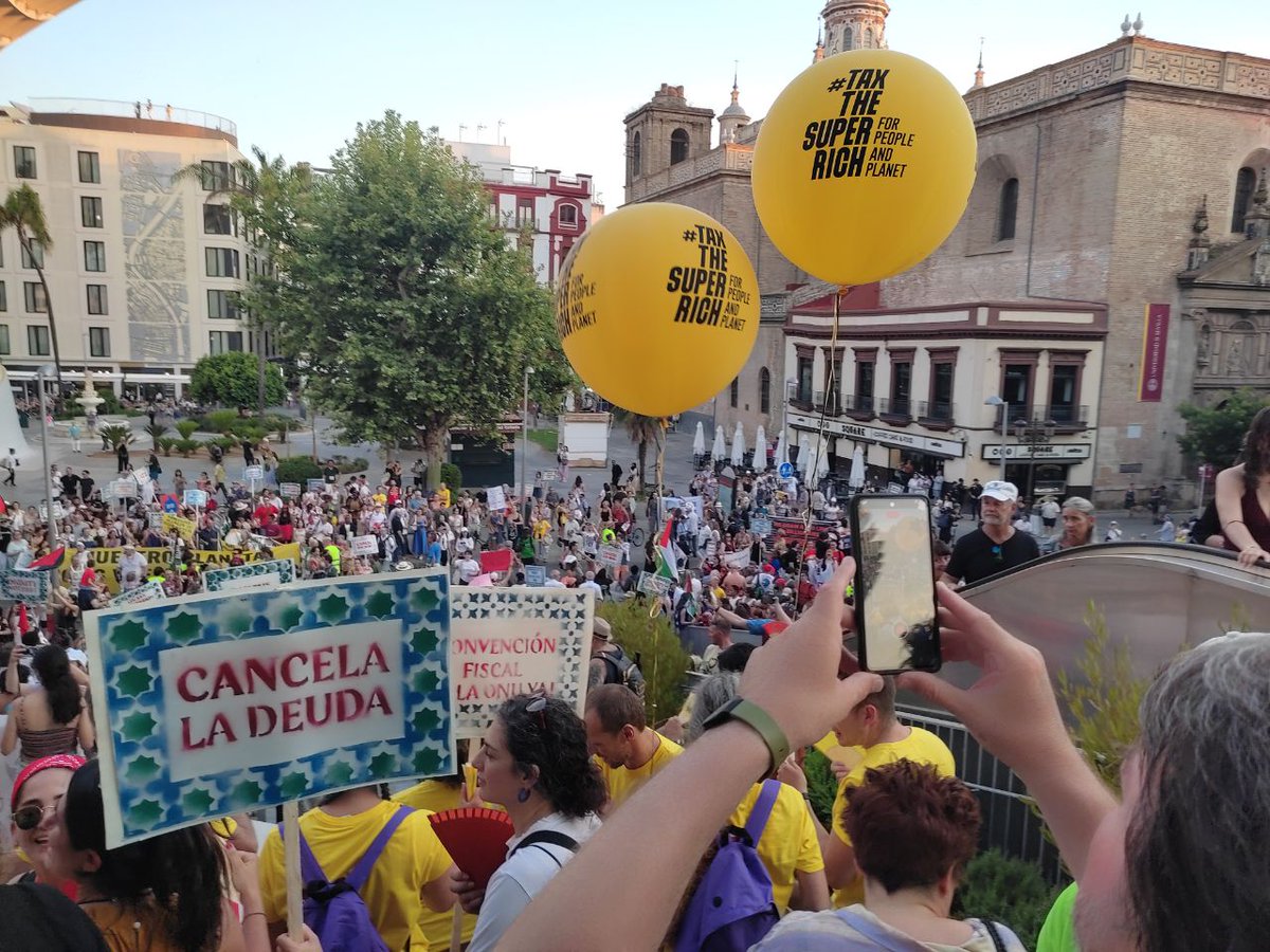 The Civil Society forum took place for 2 days before the big conference at #FfD4, preceded by a day for the feminist forum. A common opinion among CSOs is that civil society is being shut out, while private sector is given command over #debt and climate finance #FfD4People