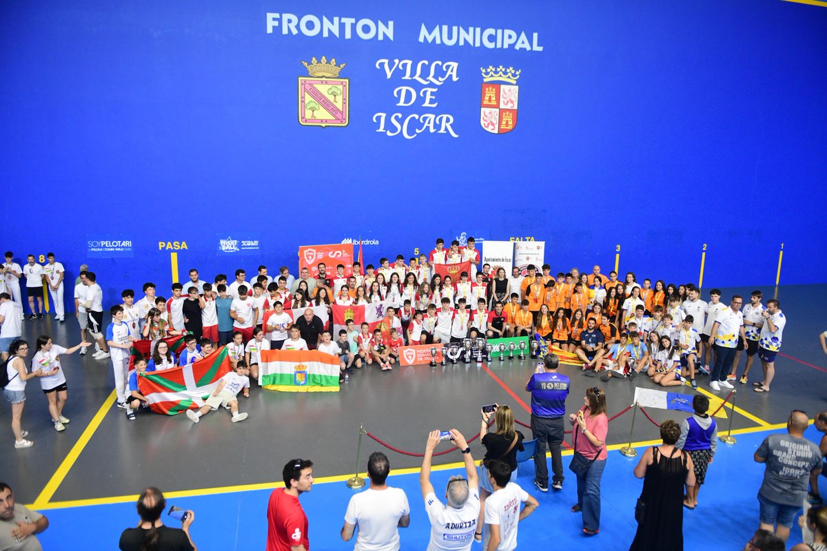 🥇🥇🥇🥇🥇🥇🥈

Las selecciones navarras en edad escolar se proclaman, un año más, campeonas del Campeonato de España de Federaciones al lograr el oro en todas las especialidades de F36M y un subcampeonato en F30M

<a href="/deporte_na/">Deporte - Kirola</a>
#pelotavasca #euskalpilota