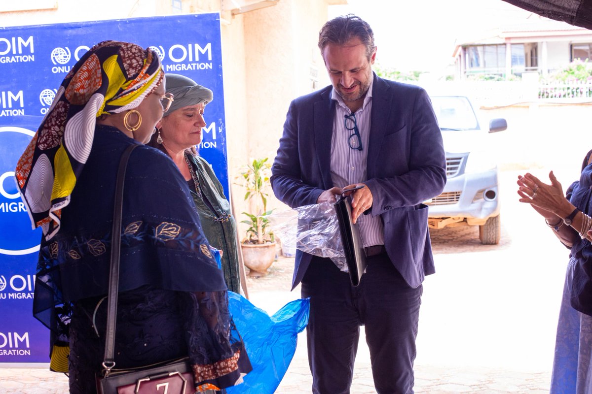 L’équipe de l'OIM 🇳🇪 et des entrepreneurs soutenus par le projet IDÉE remercie M Fabio Minniti Directeur de l’@AICS_Niger pour la collaboration fructueuse de plus de deux ans.

Son leadership et son engagement ont été essentiels dans la mise en œuvre de projets comme IDEE Jeune.