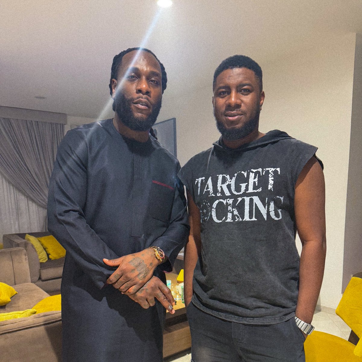Dj_Abba's tweet image. 🦍🦍