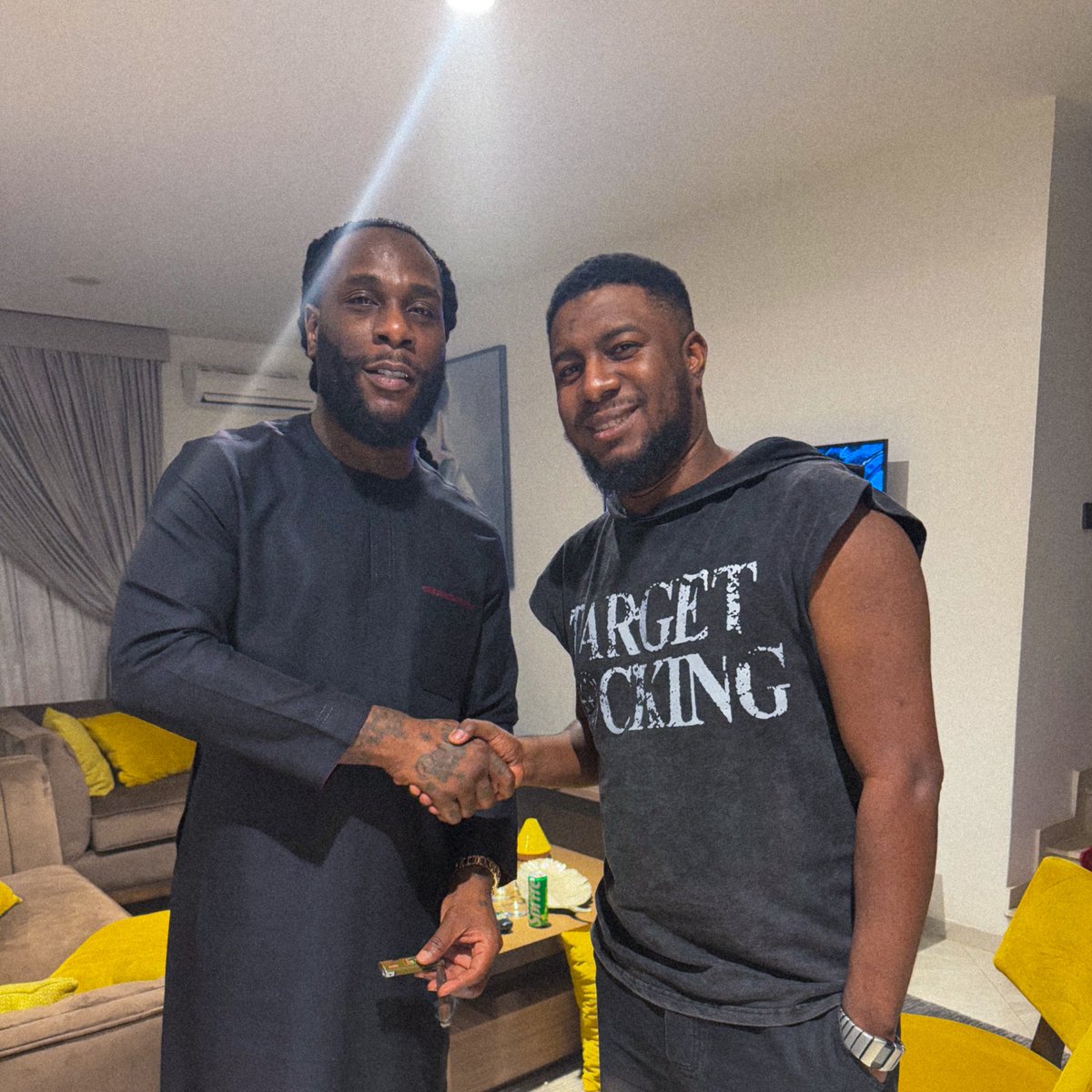 Dj_Abba's tweet image. 🦍🦍