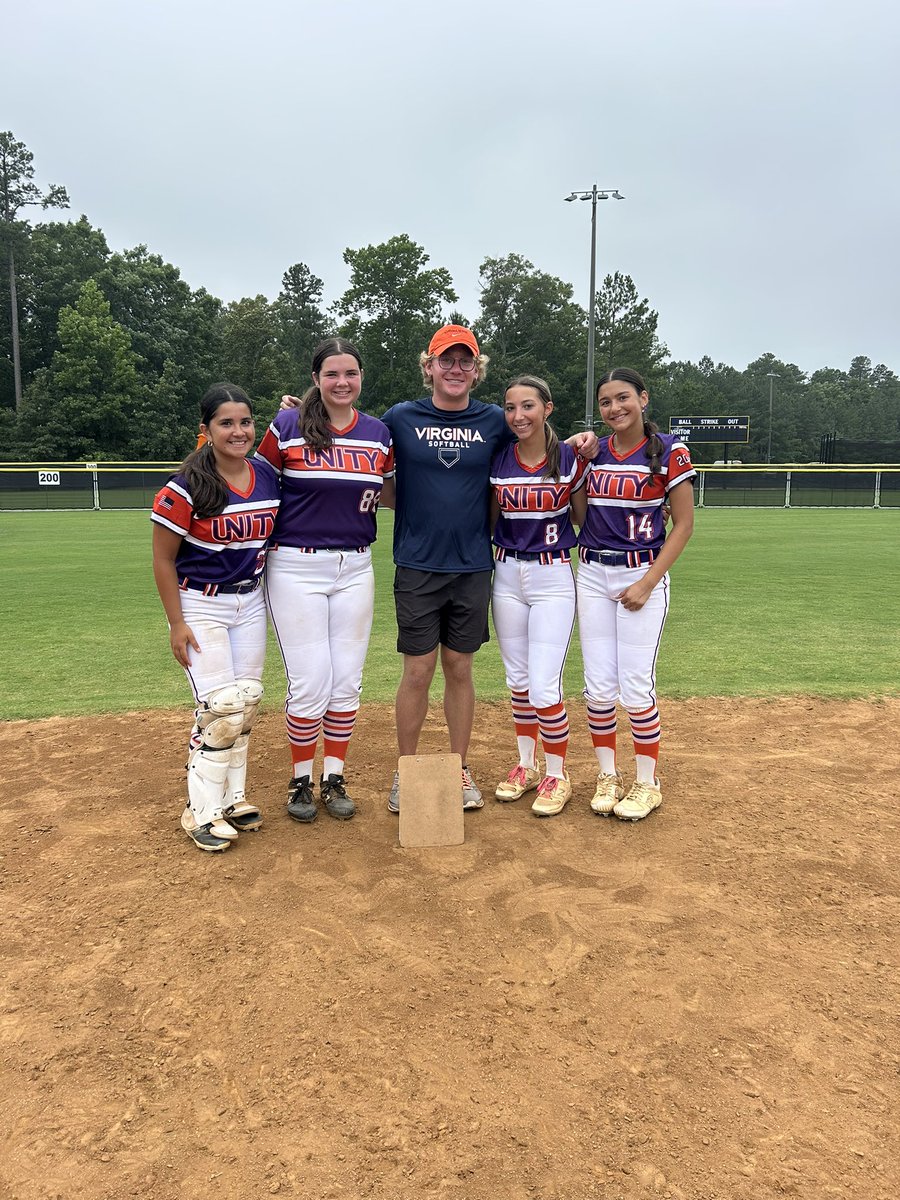 Olivia De Angelis tweet media