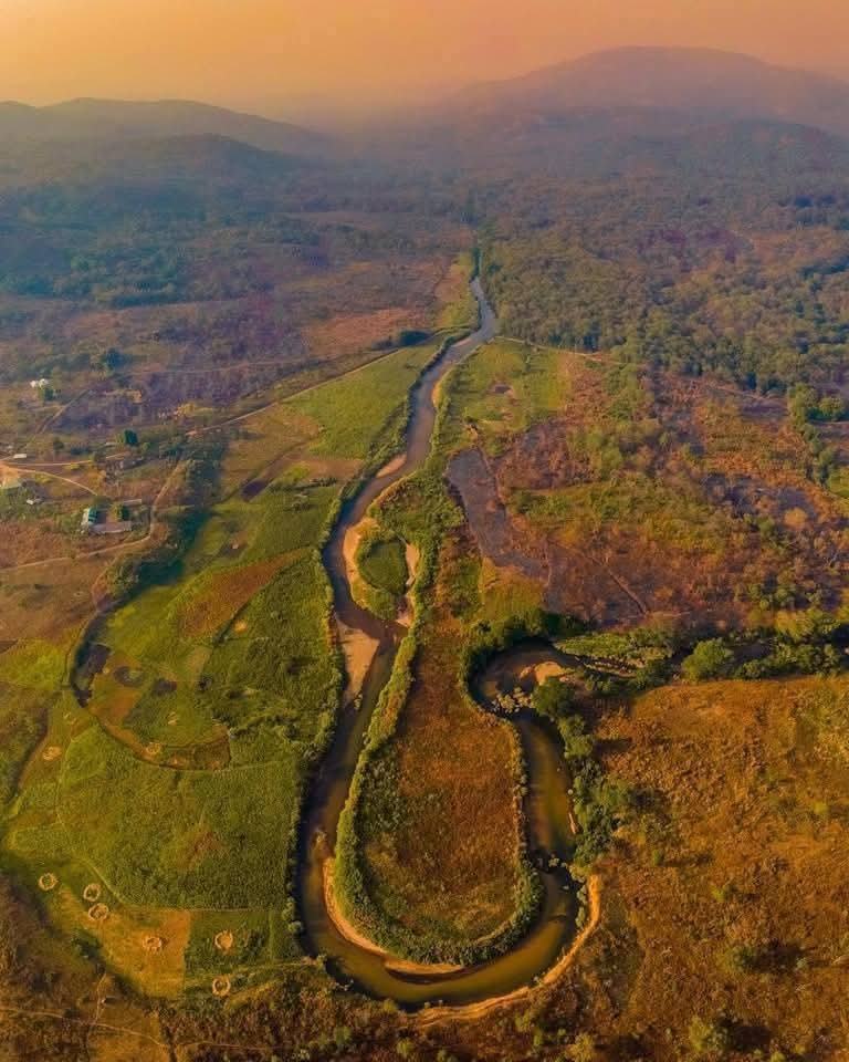 TarabaFacts's tweet photo. Gashaka Gumti National Park in Taraba State is the largest park in Nigeria.

 The park has the most incredible adventures in Nigeria. Come and see a beautiful landscape. https://t.co/fQihNgLXun