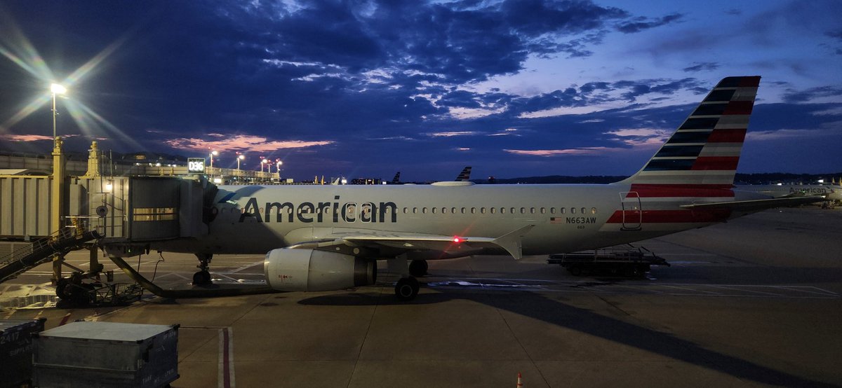 love_corey's tweet image. GM the beautiful sunrise from @Reagan_Airport @TuckerFox5 @Conthescene @MikeTFox5 @MatthewCappucci @TaylorGrenda @gwenfox5dc @caitlinrothfox5 @JenDelgadoFOX @accuweather @weatherchannel @capitalweather