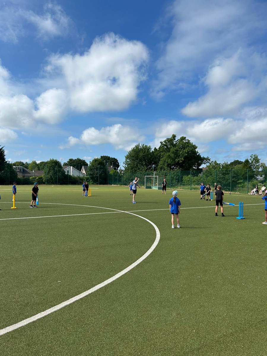 ccbschools's tweet image. Great day out for some Diamond Cricket at South Cheshire College.
🟣Year 3 & 4
🟣7 teams
🟣6 schools
#cricket #diamondcricket