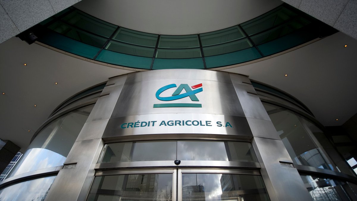 bfmbusiness's tweet photo. Son ancien patron avait prédit un bitcoin à 0 dollar et pourtant le Crédit Agricole devient la première banque française à obtenir un agrément européen sur les cryptos
https://t.co/c6DJoHtVHT https://t.co/0GP0rR6TlU