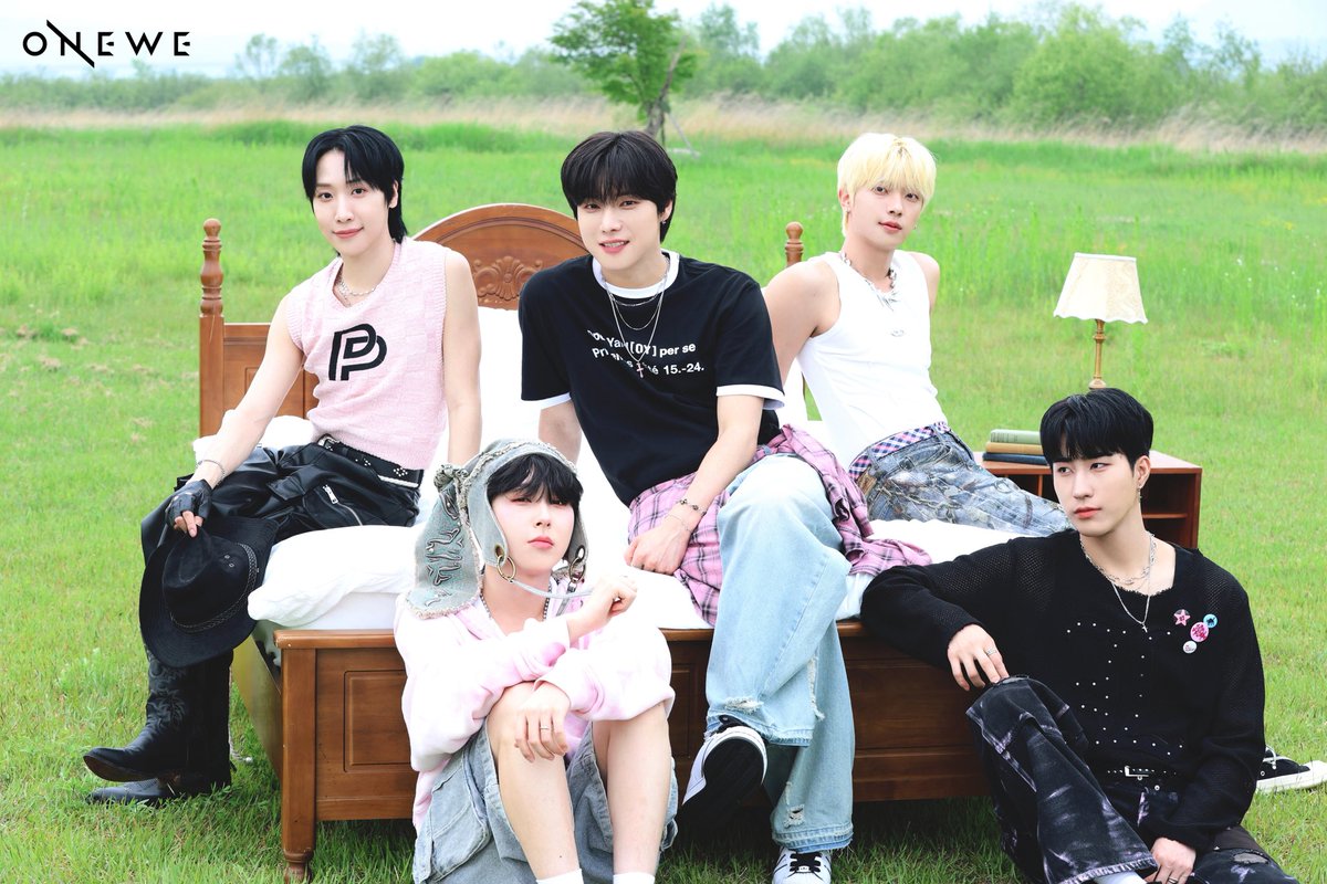 [#WE_SPACE]

원위(ONEWE)
2025 ONEWE WORLD TOUR
'O! NEW E!volution IV'
ENCORE VCR BEHIND CUT📸

✔ ONEWE 공식 홈페이지
🪐 onewe.co.kr/contents/68623…