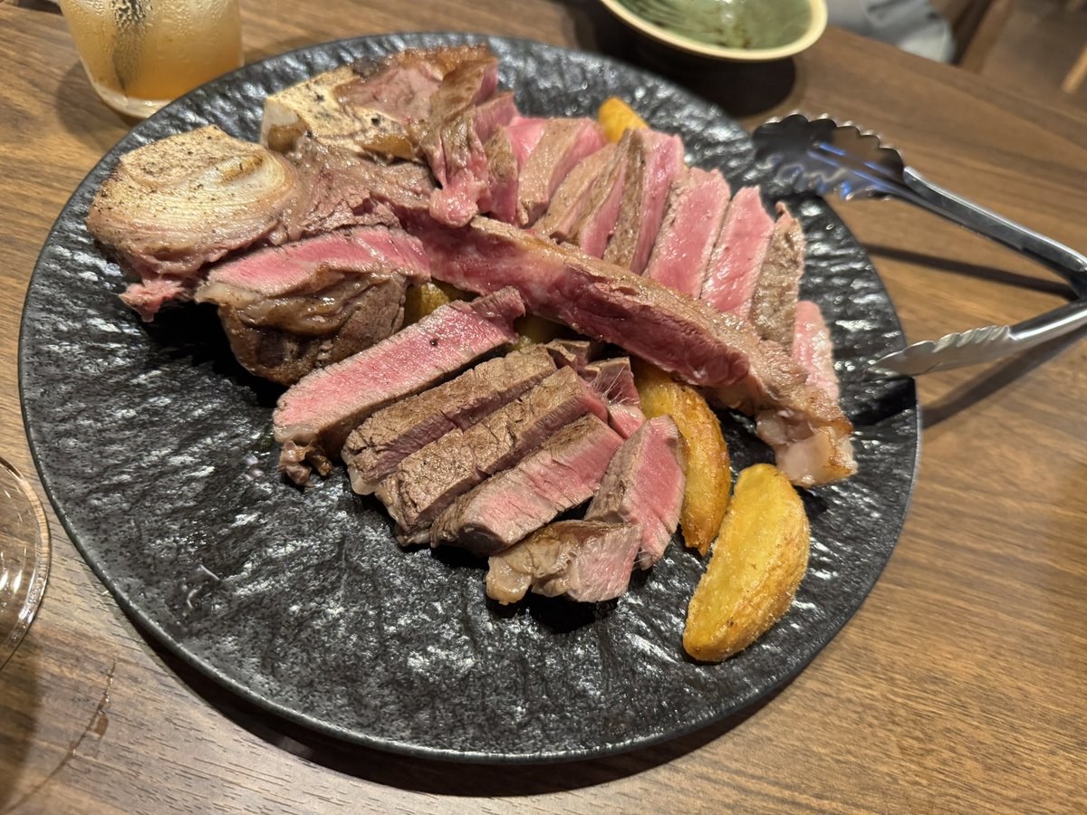 dr_rekka's tweet image. ずっと行きたかったぽれさん@oppore の恵比寿のお店にちゃきおさんと来た!めちゃくちゃお肉美味しい!スト6勢がよく来るらしい。