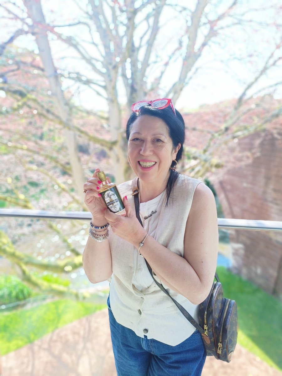 Maisy Mc Loughlin's Whiskey BLENDS AND BOTANICS tweet media