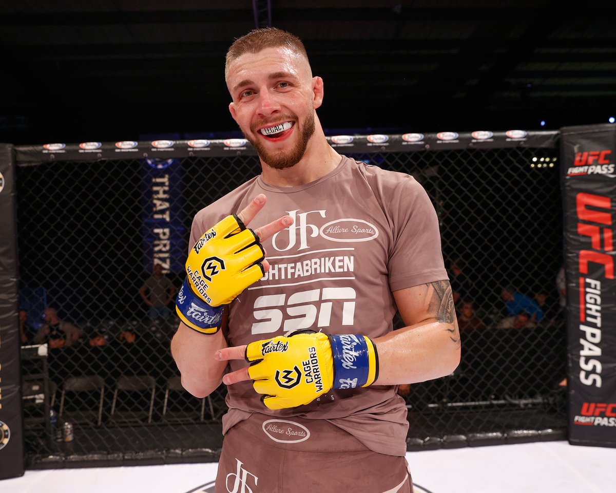 Cage Warriors tweet media