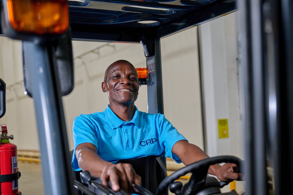lifeatCRP's tweet image. Smiles and skill in motion. Our forklift operators are key to keeping operations efficient and well-organised.

#ForkliftLife #SkilledOperators #TeamInAction #CRPCommunity #WorkInMotion