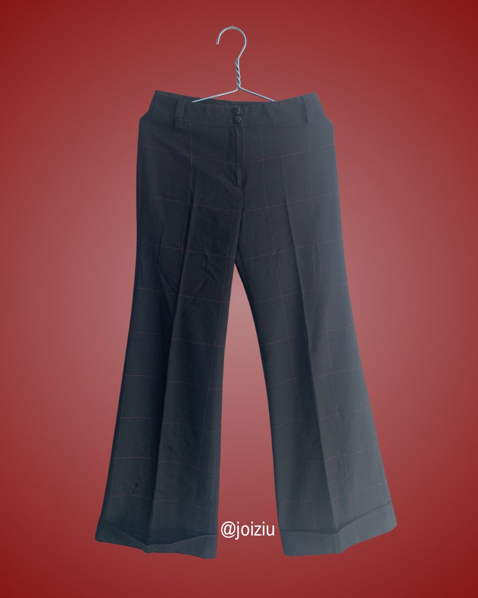 joshujeez's tweet photo. MANGO Black-Red Squared Flare Pants

Size: M fit to S

•Measurements 
Length: 103 cm
Waist: 75 cm
Thigh: 50 cm
Knee: 48 cm
Open leg: 60 cm

(-) bolongan kecil di bagian kaki bawah 

💸 90k https://t.co/gzCCkM1Efn