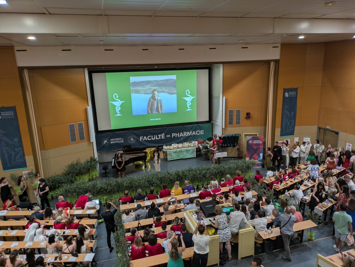 Faculté de Pharmacie de Montpellier (@facpharma_mtp) on Twitter photo 🎓27/06 La cérémonie de fin d’études de Pharmacie de la promotion 2025 !
En présence de Philippe Augé, Président <a href="/umontpellier/">Université de Montpellier</a>, Véronique Domingue-Guillaume, Rectrice déléguée ESRI, <a href="/LisowskiVincent/">vincentlisowski</a>, Doyen et Valérie Garnier, Présidente <a href="/UrpsPharm/">URPS Pharm Occitanie</a>
👏 Bravo à toutes et tous ! 🎓27/06 La cérémonie de fin d’études de Pharmacie de la promotion 2025 !
En présence de Philippe Augé, Président <a href="/umontpellier/">Université de Montpellier</a>, Véronique Domingue-Guillaume, Rectrice déléguée ESRI, <a href="/LisowskiVincent/">vincentlisowski</a>, Doyen et Valérie Garnier, Présidente <a href="/UrpsPharm/">URPS Pharm Occitanie</a>
👏 Bravo à toutes et tous !