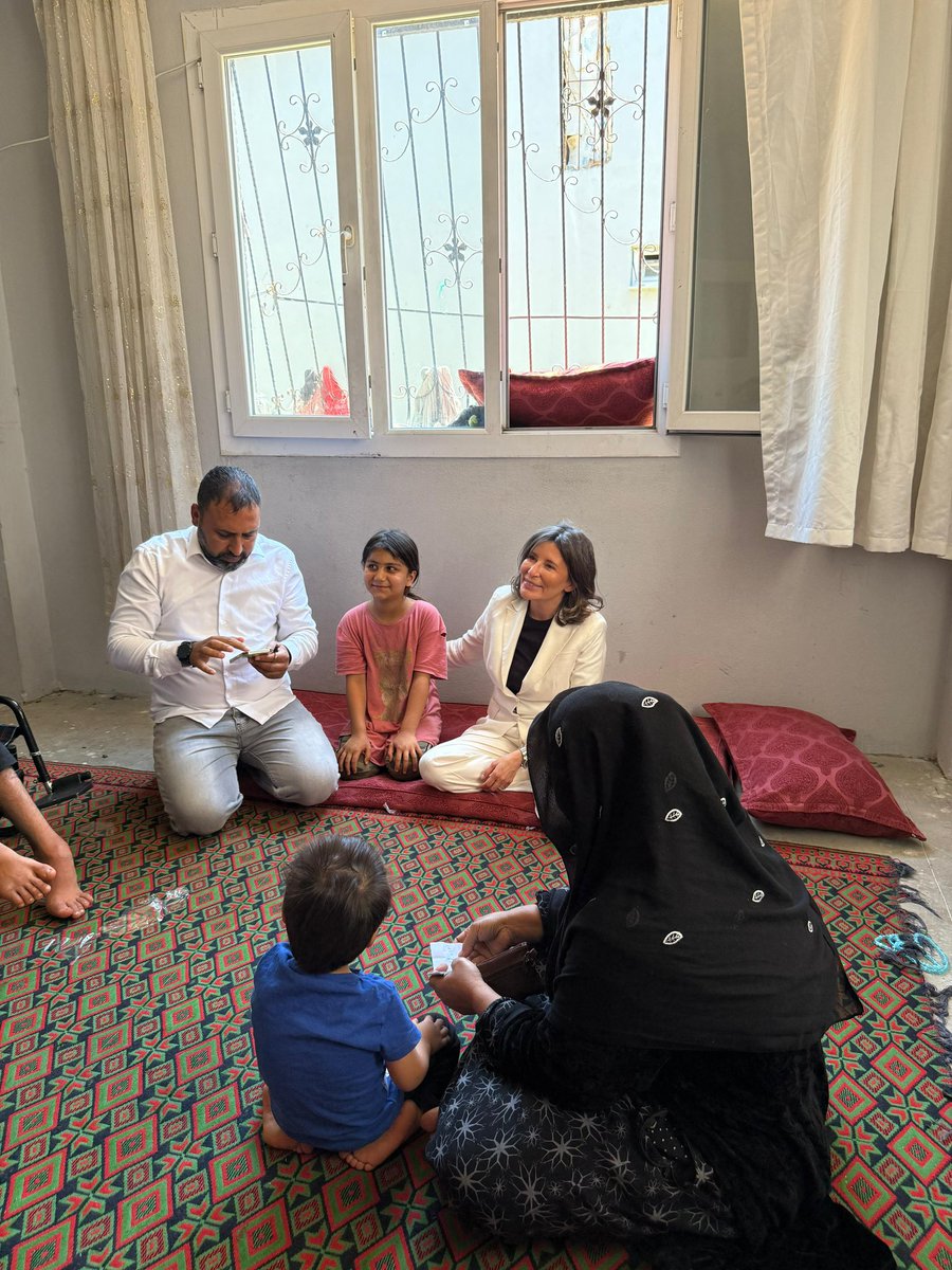 Tekerlekli sandalyesi çalınan evladımız Enes’in yanındayız.
AK Parti Adana İl Başkanlığı olarak Enes’e ulaştık, ihtiyaç duyduğu akülü sandalyeyi temin ederek yüzündeki tebessübe ortak olduk.

Bir çocuğun umudu her şeyden kıymetli.