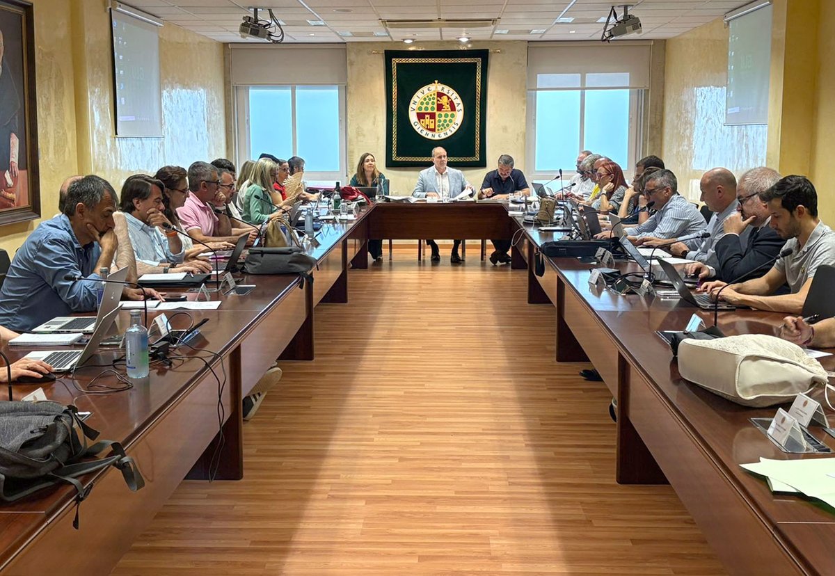 El Rector muestra su indignación y estupor ante el “deficiente funcionamiento de ACCUA” que impide impartir el nuevo Grado en Ingeniería Biomédica el próximo curso

diariodigital.ujaen.es/institucional/…