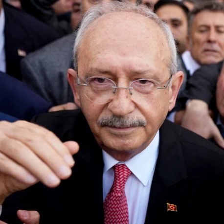 Tanju Özcan’dan Kılıçdaroğlu’na:

“Görevde kaldığın her yılda ortalama bir seçim kaybettin.

Hiç utanmadan hala seçimle kaybettiğin koltuğu hukuk darbesiyle geri almaya çalışıyorsun?”