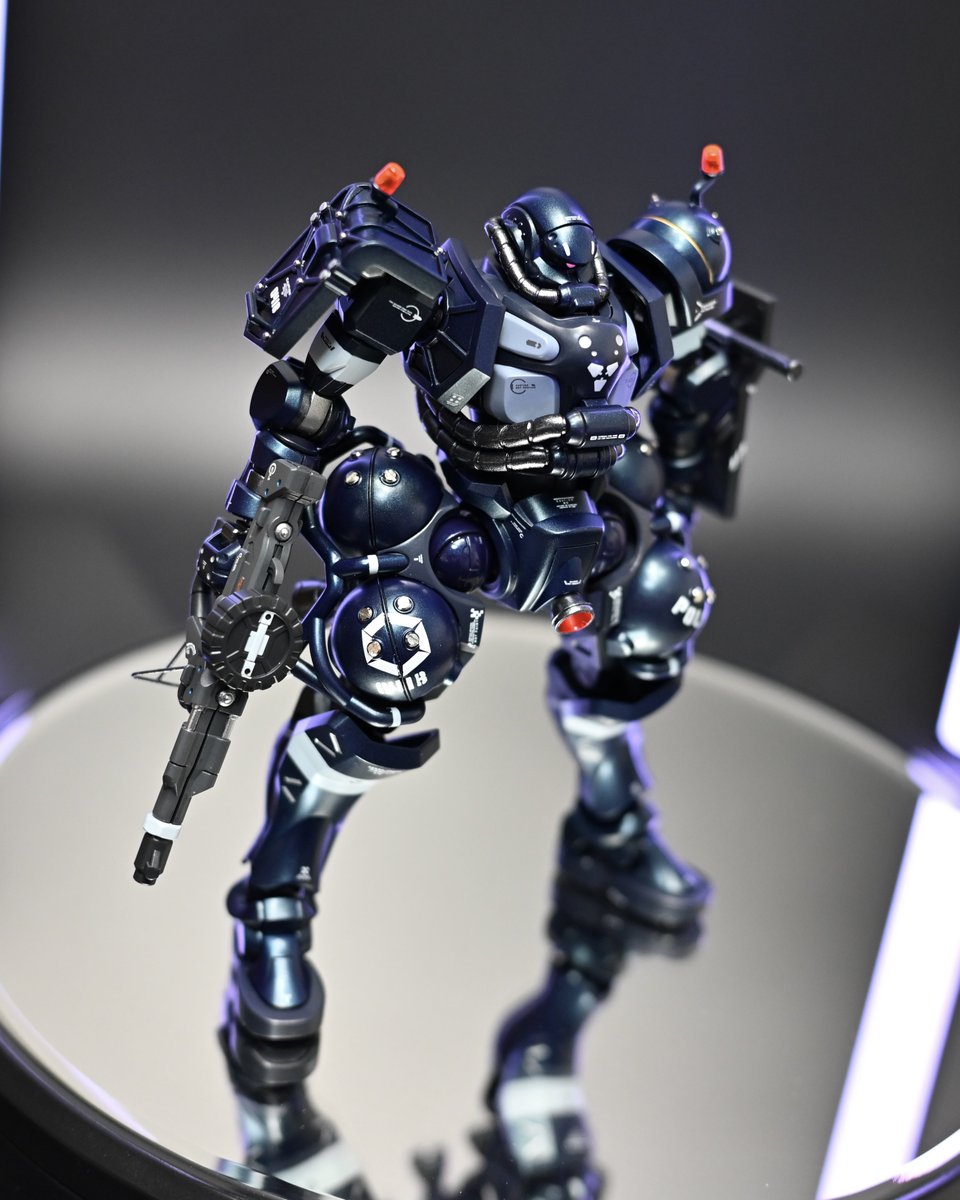 ガンプラ全塗装】HG 軍警ザクを全塗装＆メタルパーツでディテール