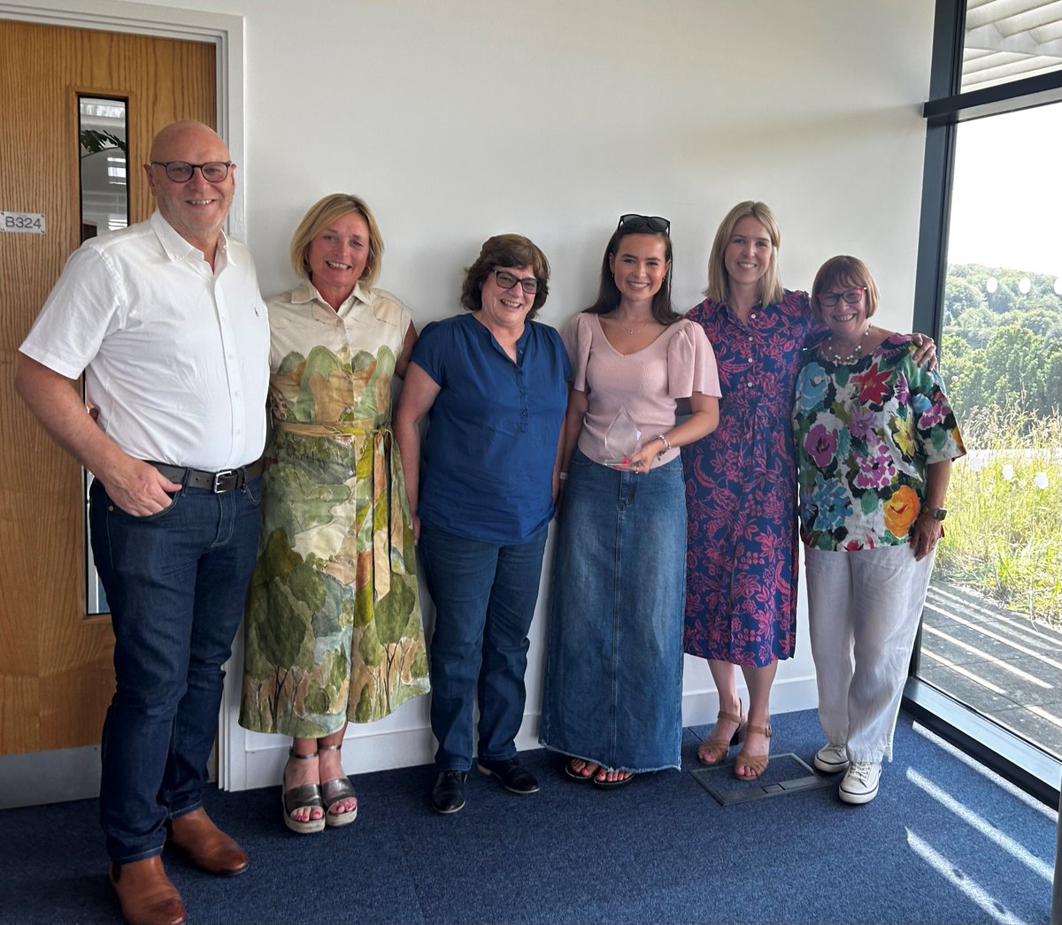 brightonalumni's tweet image. Recently, supporters of the Kate Bennett Memorial Award for Outstanding Achievements in Undergraduate Nursing, presented this year&apos;s prize to winner Alicia Pike👏

This annual award established in memory of alum Kate Bennett, recognises a nursing student who goes above &amp;amp; beyond❤️