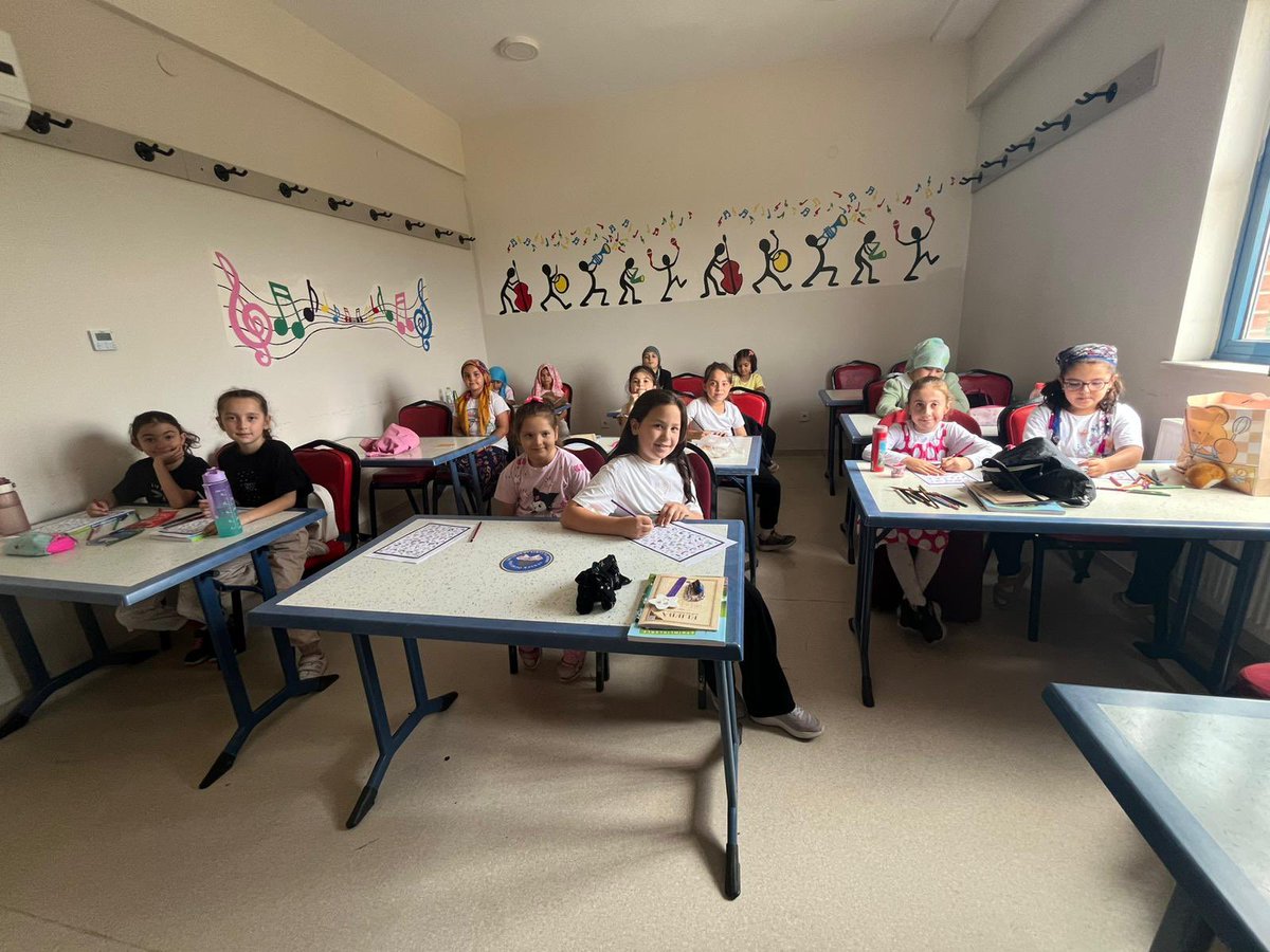 📚 Gençlik Merkezimizde bugün sabah ders zili çaldı!
Miniklerimiz Kur’an-ı Kerim derslerine başladılar. 😊

<a href="/OA_BAK/">Dr. Osman Aşkın Bak</a> <a href="/gencliksporbak/">Gençlik ve Spor Bakanlığı 🇹🇷</a>