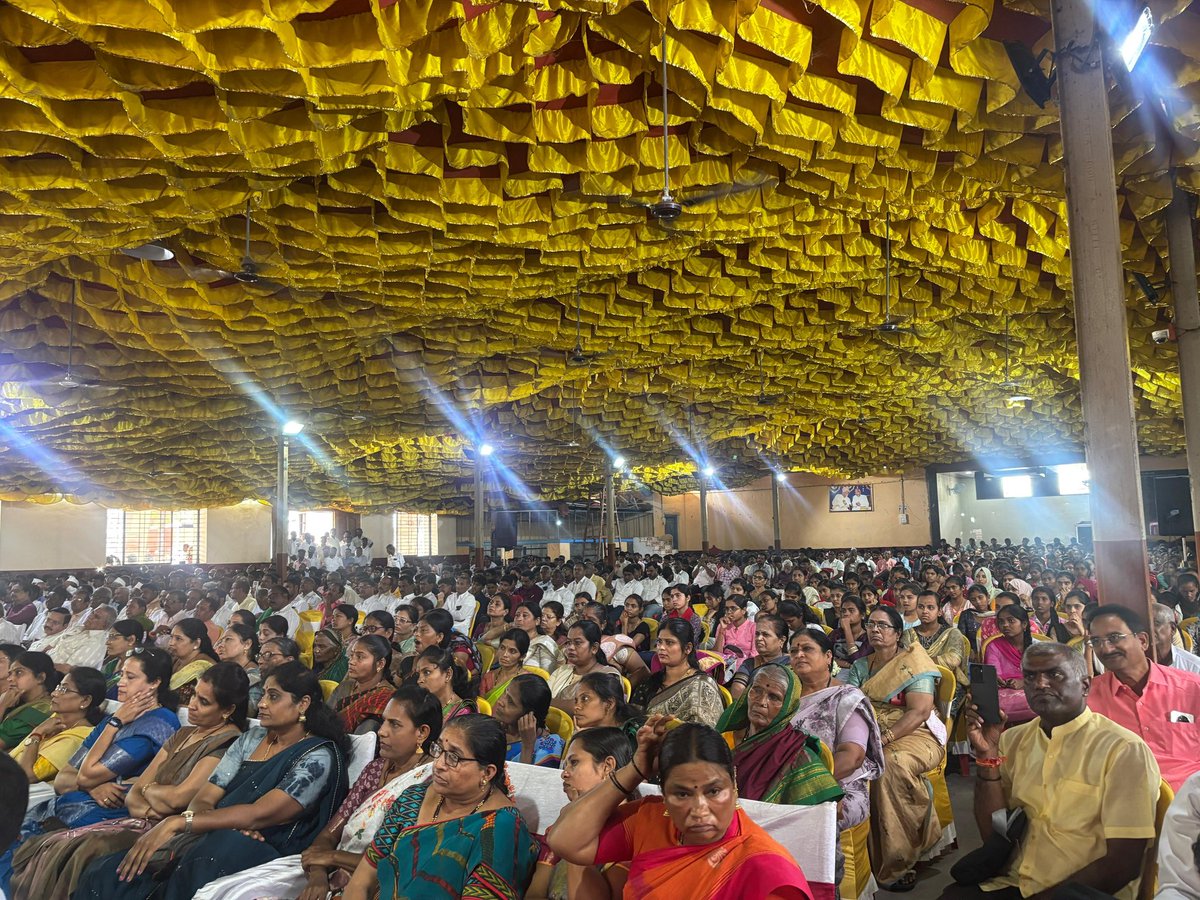 astitvam's tweet photo. The Emergency during Indira Gandhi's tenure was one of the darkest periods in Indian history after independence. In Bagalkot, a local organization held an event to raise awareness among the younger generation about those challenging times. I had the privilege of addressing the gathering.