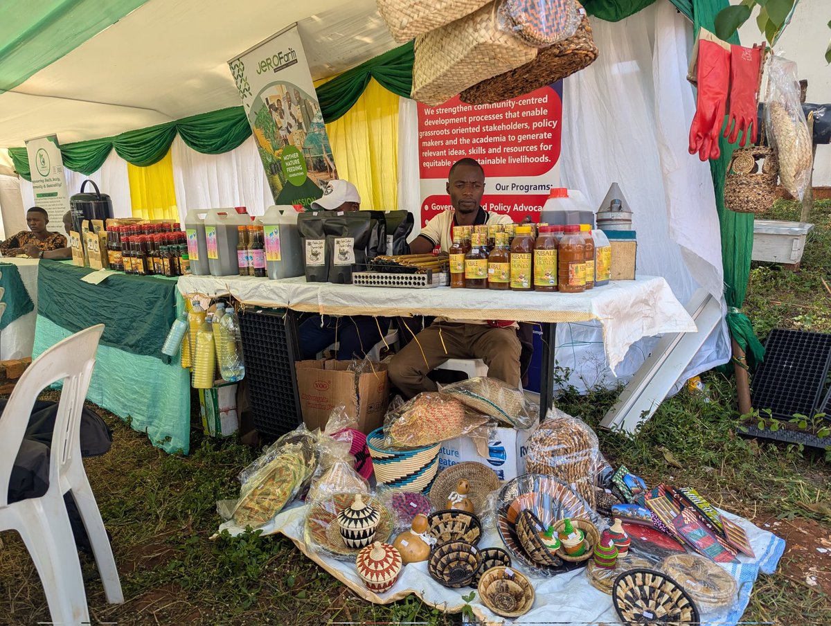 Stop by <a href="/pelum_uganda/">PELUM Uganda</a>’s tent to discover amazing agroecological entrepreneurs and their products.
Gain valuable insights from the specialists.