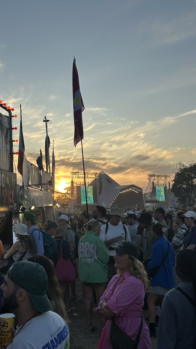 Un altre Glastonbury a la butxaca, més enllà de la polèmica, que bonic que un festival com aquest, sense patrocinis, autogestionat i amb retorn a iniciatives socials existeixi amb èxit. Per molts anys més!