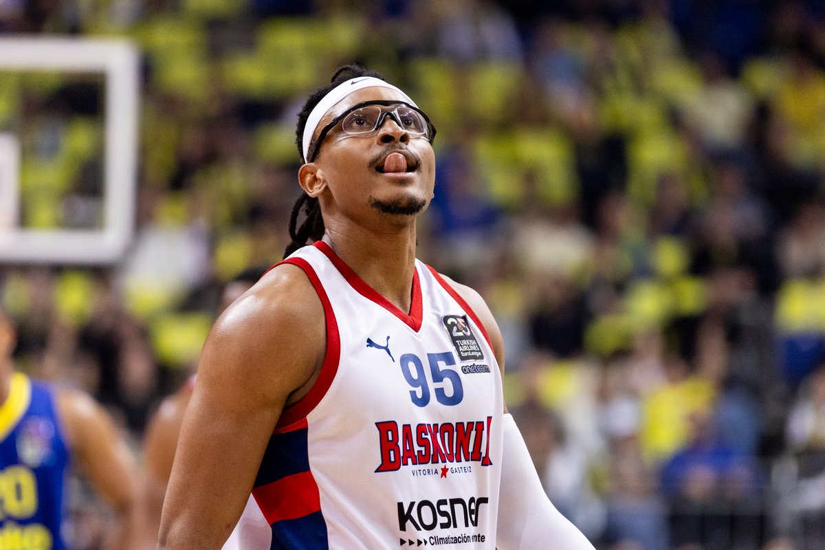 EuroLeague's tweet photo. This Forward duo though🥵
@kkcrvenazvezda https://t.co/SprDb87V9f