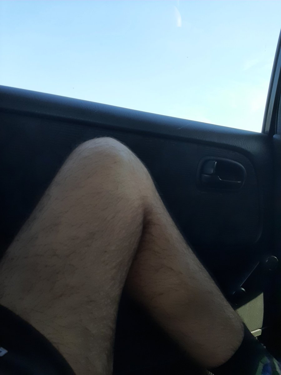 going on an italy trip !!!!

gonna eat lots of pizza
.

dont mind the unshaved leg 😉😉