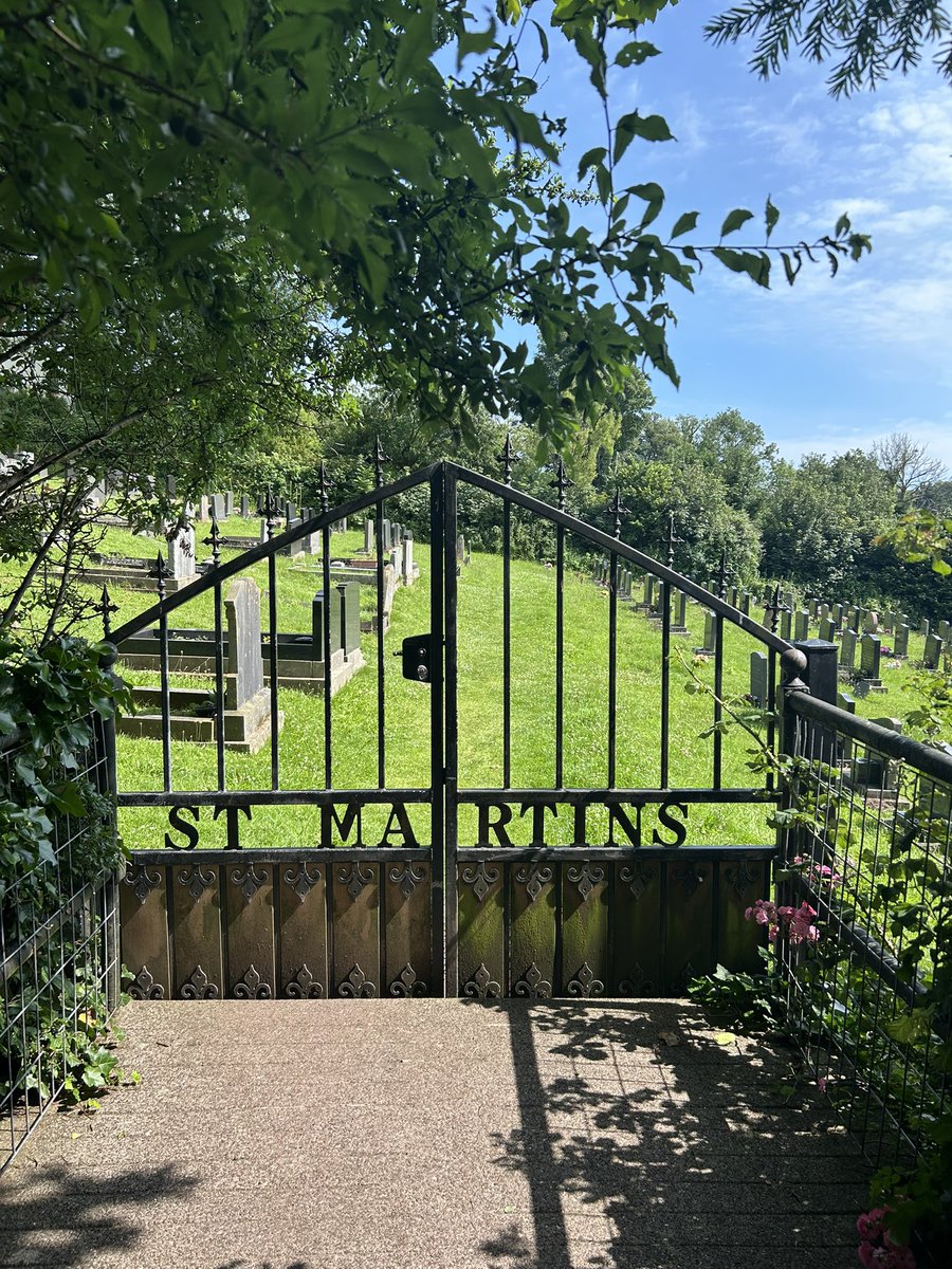 LoveOfGates's tweet image. Today was all about one of Mrs G’s all time favourite writers. We appropriately finished with his grave through the #AllMetalMonday gate at St Martin’s in Laugharne #DylanThomas #gatesontour #lovegates