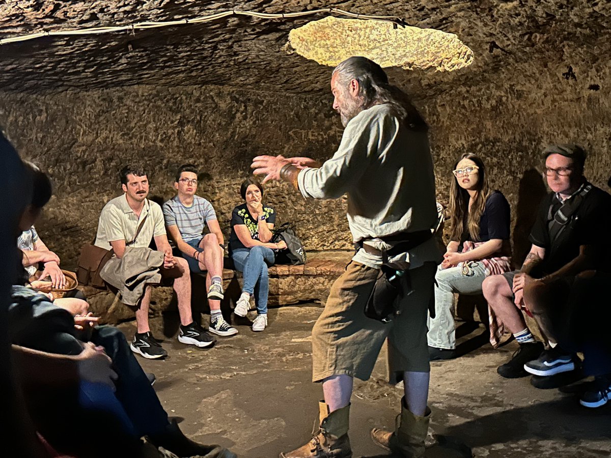 EzekialBone's tweet image. Get the low down on the street🏹#Robinhood Town Tour is a sure fire winner with families 🎯 Tour Sat 5 July starts 2pm @CrossKeysNottm, ends with finest ales @Yeoldetripnott 🍻 Next tour 19 July 😉@VisitNotts @VisitNotts @StMarysNotts @NottinghamTIC. Raise the rabble. Join us! 🏹