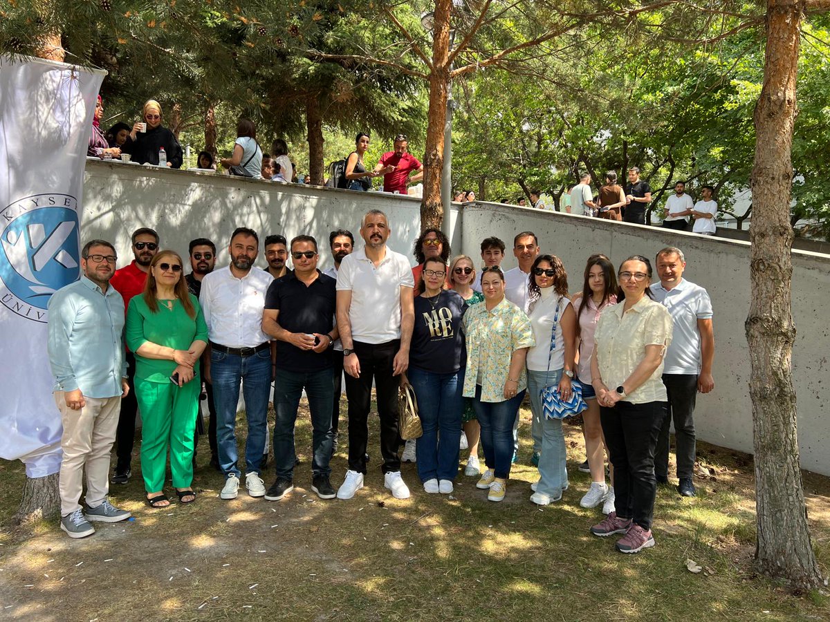 Üniversitemiz tarafından düzenlenen”2. Mezunlar Buluşması ve Geleneksel Pilav Günü” etkinliğine Fakültemiz akademik ve idari personeli ile  katılım sağladık.<a href="/oguzocalphd/">Oğuz ÖCAL</a> <a href="/UBF38KAYU/">KAYÜ Uygulamalı Bilimler Fakültesi</a>