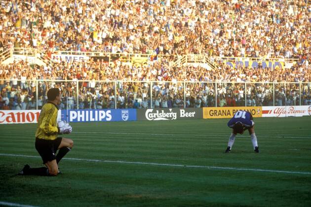 Iz rubrike TV kalendar... 

Na današnji dan prije 35 godina Tomislav Ivković je u Firenci (1/4 SP: JUG-ARG) obranio penal Diegu Maradoni... 

Ranije te sezone skinuo je Diegu još jedan penal na utakmici Sporting - Napoli...

Sretno Tomičino svima koji slave!