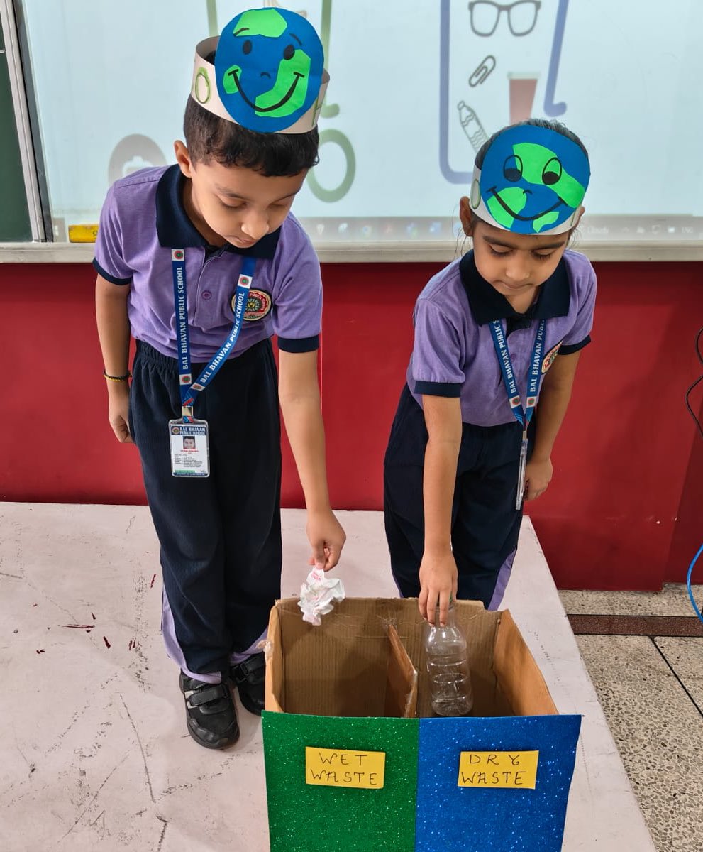simransehra53's tweet photo. Tiny Hands, Big Change!
Watch our little eco-heroes in action!
They sorted the trash with a splash -wet in green, dry in blue — because saving the Earth starts with you! This reflection activity empowered our students to turn simple actions into lifelong habits.
@vividh87 @BBPSMV https://t.co/sMfRo49kBY