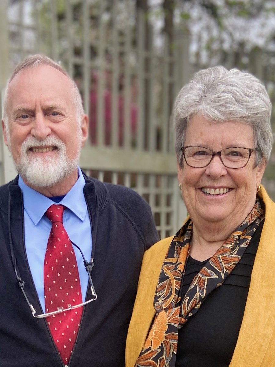 Jeremy Shapiro (@jimmyc_rocks) on Twitter photo Happy Fiscal New Year's Eve! Grinnell residents for the past 49 years, Chris and Judy Hunter have one of the longest active giving streaks among faculty and staff. <a href="/JoeEngleman/">Joe Engleman</a> caught up with the Hunters to talk careers, giving, weekly potlucks, and more.
alumni.grinnell.edu/news/chris-and… Happy Fiscal New Year's Eve! Grinnell residents for the past 49 years, Chris and Judy Hunter have one of the longest active giving streaks among faculty and staff. <a href="/JoeEngleman/">Joe Engleman</a> caught up with the Hunters to talk careers, giving, weekly potlucks, and more.
alumni.grinnell.edu/news/chris-and…