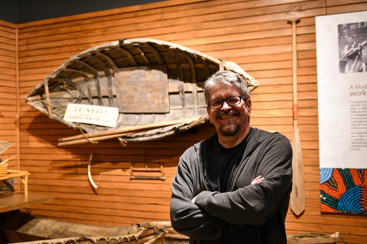 📚 This summer, explore #Alaska Native cultures from home! Learn about #Indigenous histories, traditions &amp; contemporary life in our online course. We spoke with Dr. Stan Herman about what inspires his teaching.
Read the interview 👉 bit.ly/4ngnAHO #AlaskaNativeStudies