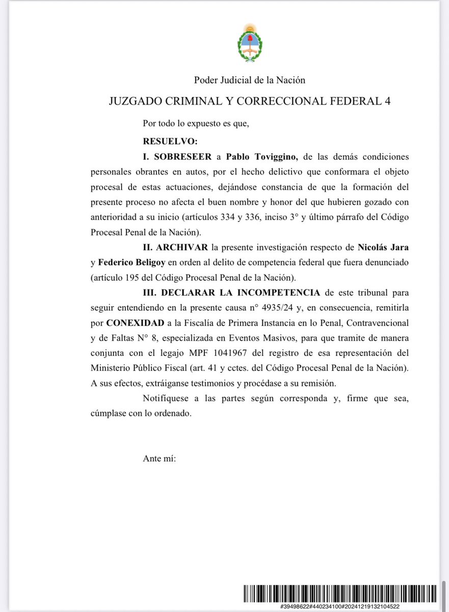 Que RIDÍCULO que SOS !! Que necesitas amiguito, ser famoso ?? Porque no te dedicas a legislar y trabajar para la gente que te eligió. Deja que de la AFA nos ocupamos nosotros. Mira que todo tiene un límite !! Te dejo el Archivo y Sobreseimiento de la causa que denunciaste. Por