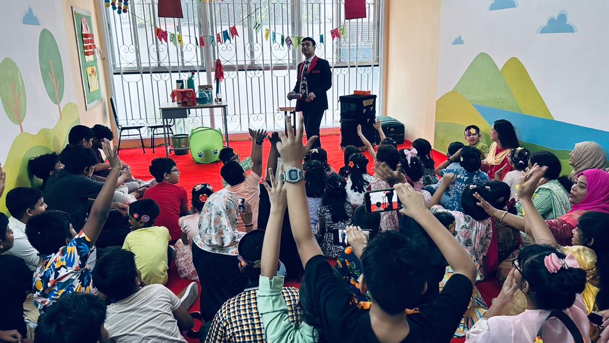 omarsharif81's tweet image. 🪄Kids & Child🥰friendly class party Magic Show!!!
🏫Seabreeze International School, Gulshan-1, Dhaka, Bangladesh🇧🇩
🔍To know more search Google Images:-Magician Omar Sharif/ Class party Magic Show best Magic entertainer Dhaka BD🇧🇩
#Best_Class_Party #Magic_Show #Dhaka_Bangladesh