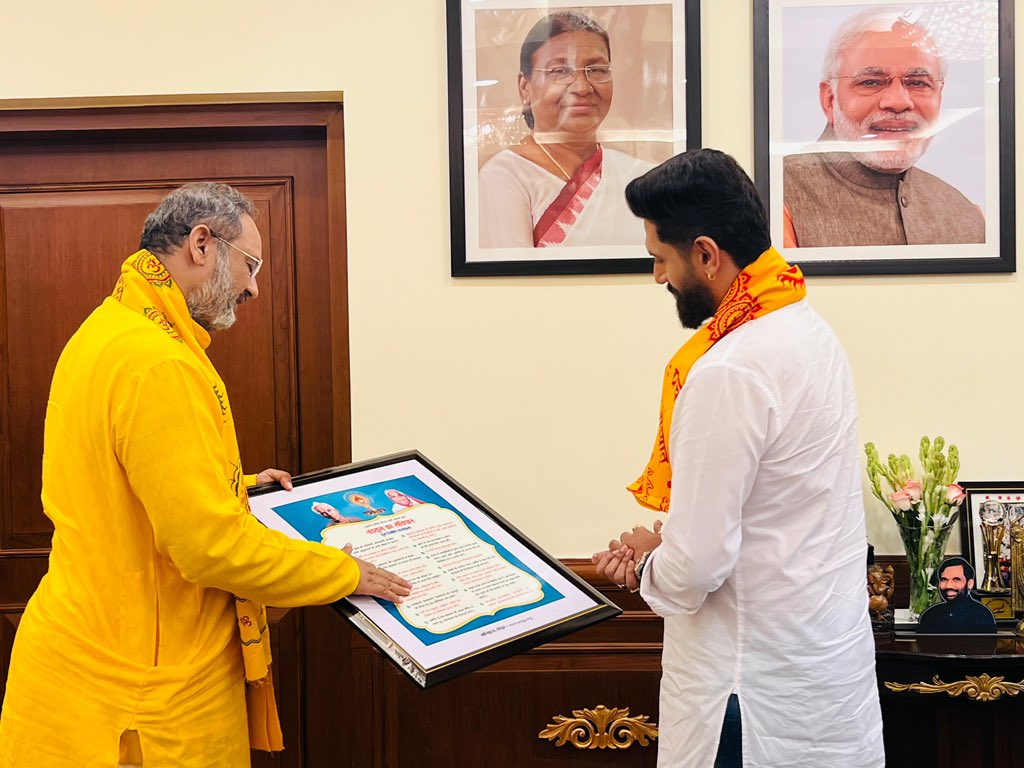 Dr. Chinmay Pandya (@drchinmayp) on Twitter photo “भारत की तकनीकी प्रगति तभी सार्थक है जब वह संवेदना और संस्कृति से जुड़ी हो।”
नई दिल्ली में <a href="/iChiragPaswan/">युवा बिहारी चिराग पासवान</a> जी (माननीय मंत्री, <a href="/MOFPI_GOI/">Ministry of Food Processing Industries</a>) से भेंट कर नवाचार, कृत्रिम बुद्धिमत्ता और value-centric technology के भारतीय दृष्टिकोण पर सकारात्मक संवाद हुआ। “भारत की तकनीकी प्रगति तभी सार्थक है जब वह संवेदना और संस्कृति से जुड़ी हो।”
नई दिल्ली में <a href="/iChiragPaswan/">युवा बिहारी चिराग पासवान</a> जी (माननीय मंत्री, <a href="/MOFPI_GOI/">Ministry of Food Processing Industries</a>) से भेंट कर नवाचार, कृत्रिम बुद्धिमत्ता और value-centric technology के भारतीय दृष्टिकोण पर सकारात्मक संवाद हुआ।