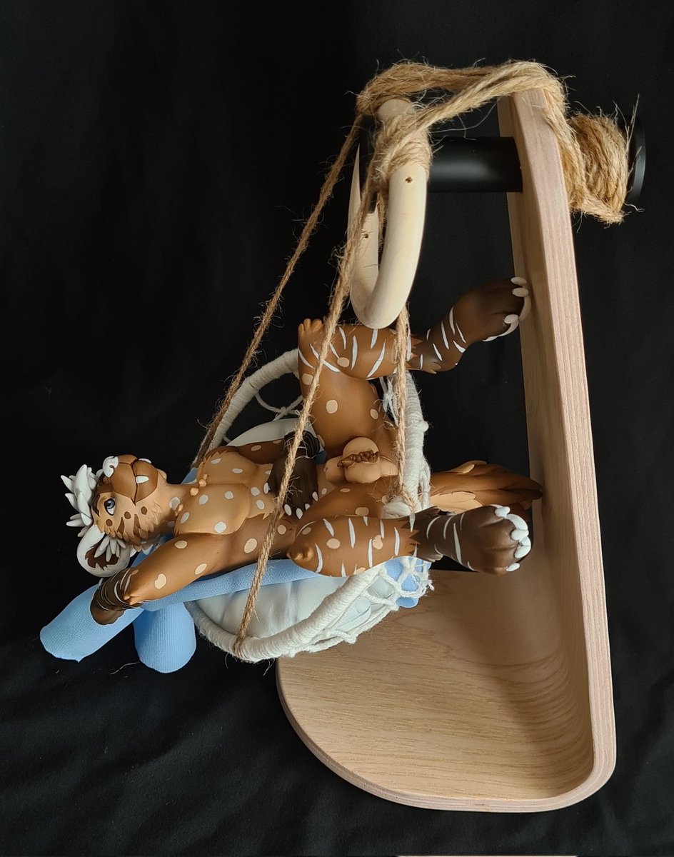 Caramel sculpture commission for <a href="/CaramelYeen/">Caramel Yeen @ MFF 🔞</a>