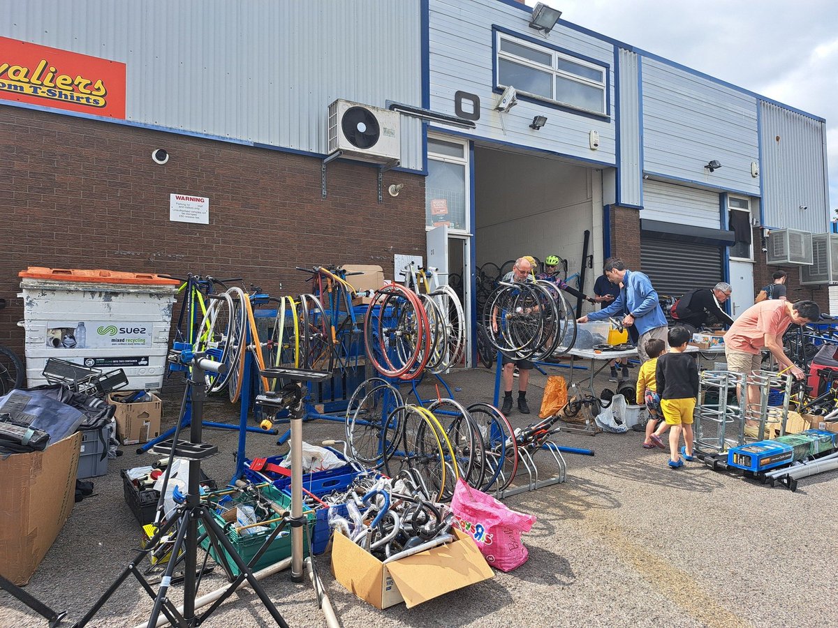Reading Bike Kitchen
📷 Bike Jumble Sale - Sunday 6th July! 📷
Looking for a new ride or parts to fix up your old one? Come along to our Bike Jumble Sale on Sunday, 6th July, from 10AM to 2PM!  Unit 10C WELDALE ROAD, Reading, United Kingdom