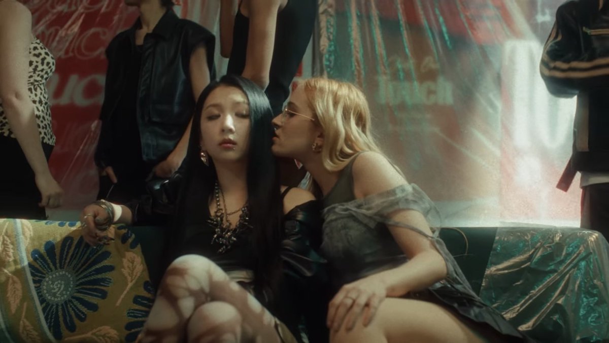 steaItherest's tweet image. sowoo with women, exactly

KARD TOUCH MV TEASER
#KARD #카드 #KARD_Touch